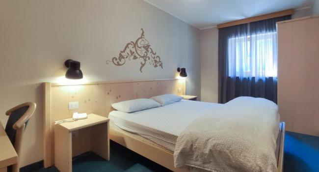 Hotel Principe Marmolada مالغا شابيلا المظهر الخارجي الصورة